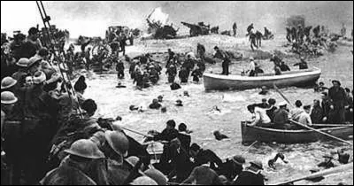 L'armée allemande prend en tenaille les divisions françaises les acculant vers la côte. 
Dans quel port les derniers combattants sauvent leur peau en fuyant vers l'Angleterre ?