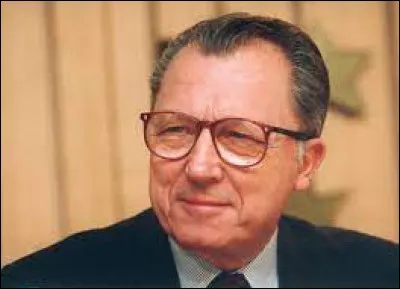 Jacques Delors, mort le 27 décembre 2023, avait été président de la commission européenne ; avant cela, quelle avait été sa fonction gouvernementale ?