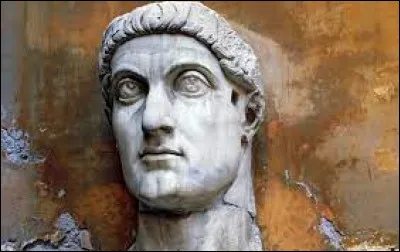 Quel empereur romain a adopté le christianisme comme religion officielle de l'Empire ?