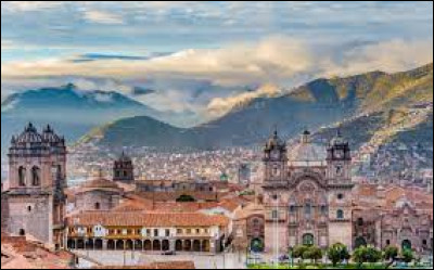 Dans quel pays se situe Cuzco ?