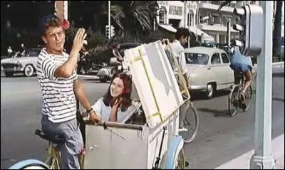 Quel est le réalisateur du film comique "Le Triporteur" conduit par Darry Cowl ?