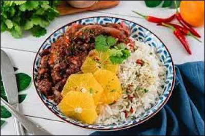 Quel est le plat traditionnel de la cuisine brésilienne à base de viande et de haricots noirs ?