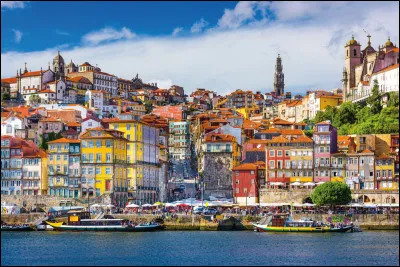 Dans quel pays se trouve Porto ?