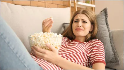 Complète la phrase : Nous _____(pleurer) toujours à la fin des films.