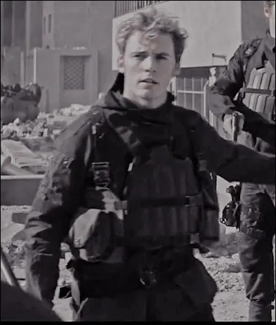 À quel âge meurt Finnick, dans le 3 ?