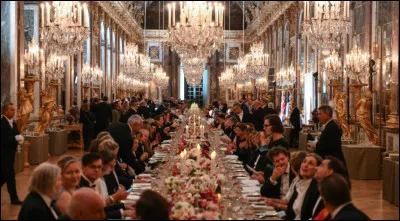 En parlant d'inflation, retrouvez le plat servi au roi Charles III lors du dîner présidentiel servi en son honneur au château de Versailles...