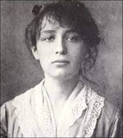 Comment s'appelait cette sculptrice ?