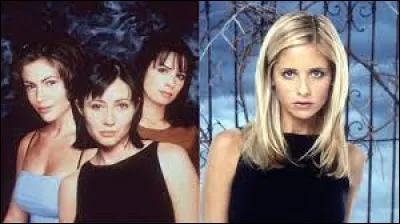 La série "Buffy contre les vampires" a-t-elle plus ou moins de saisons que la série "Charmed" ?