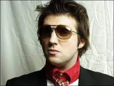 Qui est cet homme, connu pour son succès "ça m'énerve" ?