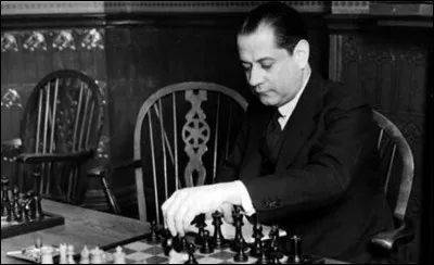 José Raúl Capablanca, naît le 19 novembre 1888 et décède le 8 mars 1942. Ses très rares défaites lui ont valu le surnom "The Chess Machine". De quel pays était-il originaire ?