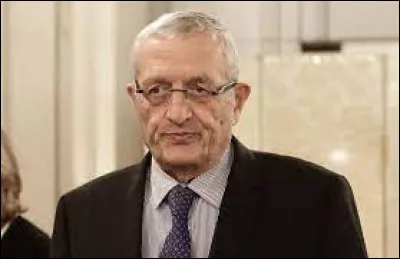 François Léotard, mort le 25 avril 2023, a été député et ministre ; de quelle ville a-t-il été maire, de 1977 à 1997 ?