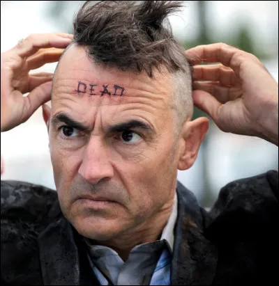 Quelle est cette comédie avec Dupontel ?