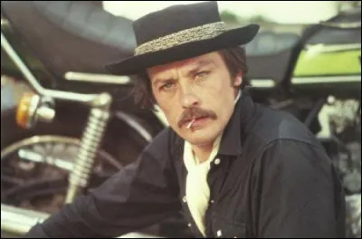 Quelle actrice jouait aux côtés de Delon dans "Le Gitan" ?