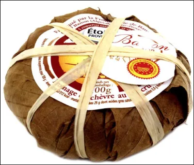 Quel est ce fromage en B à pâte molle au lait de chèvre cru et entier, enrobé dans des feuilles de châtaigniers ?