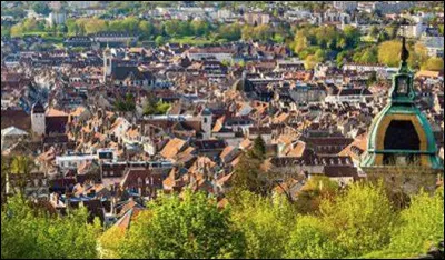 Dans quelle ville de France en B un Bisontin habite-t-il ?
