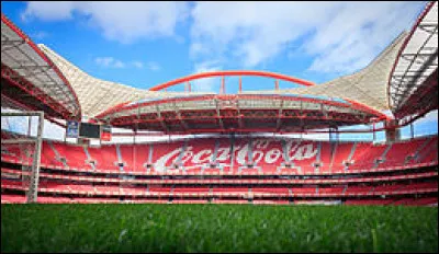 Quel est le nom du stade de football du club de Benfica ?