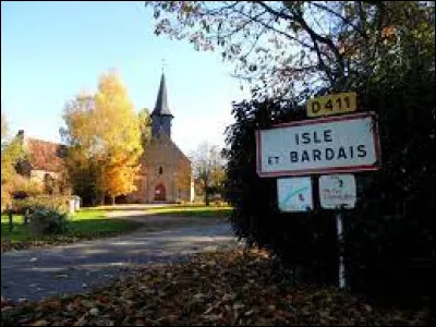 Nous sommes &agrave; l'entr&eacute;e d'Isle-et-Bardais. Village Bourbonnais, dont une partie du territoire est occup&eacute; par la for&ecirc;t de Tron&ccedil;ais, il se situe en r&eacute;gion ...