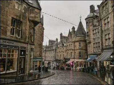 Les habitants d'Édimbourg (Écosse) sont des ...