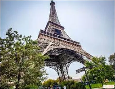 Quel est le pays célèbre pour sa belle Tour Eiffel ?