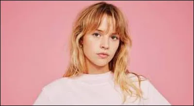 Qui dois-tu balancer d'après Angèle ?