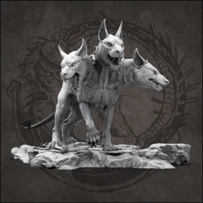 Combien de têtes possède-t-il selon Hésiode ?