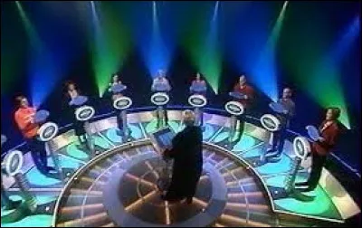 Télévision : Dans le jeu télé "Le maillon faible", quel mot était prononcé par les candidats pour sauver l'argent accumulé ?