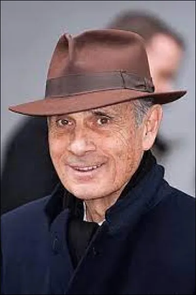 À quel moment entend-on la chanson "Destinée", de Guy Marchand, dans le film "Le Père Noël est une ordure" ?