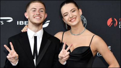 Il est en couple avec Elsa !