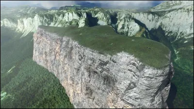 Sa première ascension en 1492 marque la naissance de l'escalade.