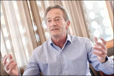 Où jouait Jean-François Domergue ?