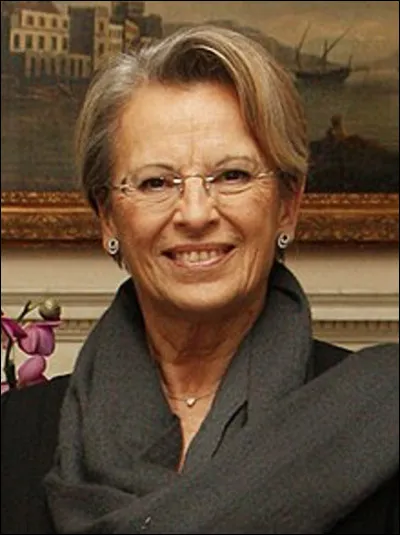 Qui est cette Michèle née en 1946 à Villeneuve-le-Roi, femme politique française, maire, député, député européenne et ministre de 2007 à 2011 ?