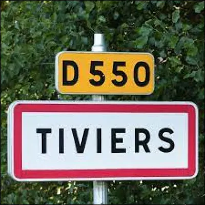 Nous terminons notre balade en Auvergne-Rhône-Alpes, à Tiviers. Village de l'aire d'attraction Sanfloraine, il se situe dans le département ...