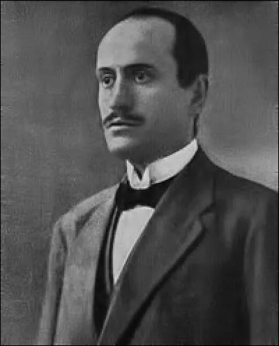 Italie : 
Qui était le directeur du quotidien italien Avanti !, organe officiel du Parti socialiste italien (PSI) en août 1914 ?
