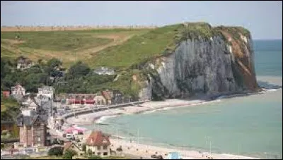 Veulettes-sur-Mer est une station balnéaire normande située sur la côte ...