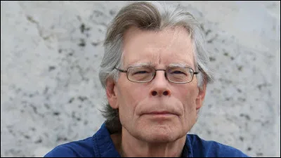 Je suis connu pour avoir écrit "Shining", "Carrie", "ça". On a fait des adaptation en films de mes livres. Qui suis-je ?