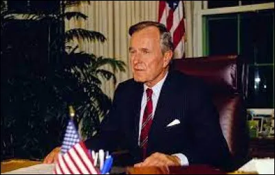 George Bush : il a été vice-président des États-Unis de 1981 à 1989 puis président de 1989 à 1993. Laquelle de ces fonctions avait-il occupée ?
