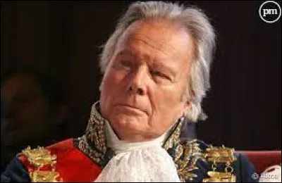 Jean Piat : l'acteur est connu pour ses interprétations au théâtre et aussi pour son rôle de Robert d'Artois dans la suite historique de Claude Barma en 1972 ...