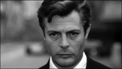 Marcello Mastroianni : l'acteur italien tenait le rôle principal dans deux films réalisés en 1960 ; lequel n'en fait pas partie ?
