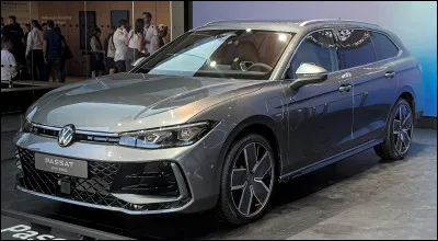 Quel est le leader mondial dans le secteur de la construction d'automobiles ?