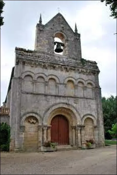 Commune de l'aire d'attraction Bordelaise, dans le vignoble des Côtes de Bourg, Tauriac se situe dans le département ...