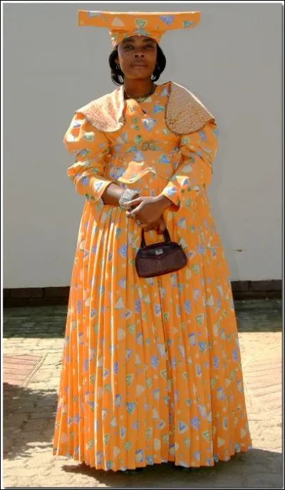À quel pays appartient cette tenue traditionnelle ?