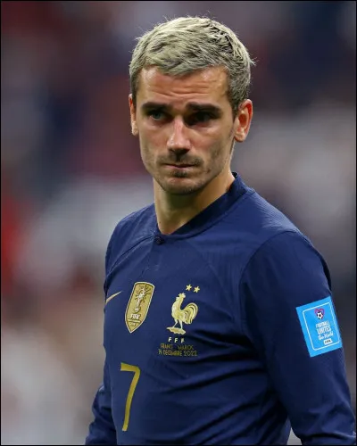 D'après la photographie, quel est le nom de ce footballeur français ?