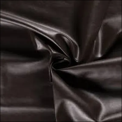 Qu'imite le tissu appelé 'skaï' ?