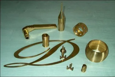 Le laiton est un alliage de :