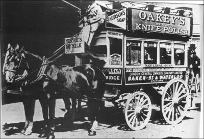 Traduisez littralement. 'Omnibus' signifie :