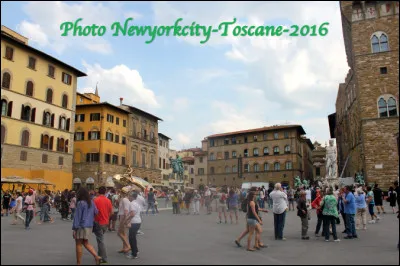 Quelle est cette ville italienne en F, capitale de la Toscane, berceau de la Renaissance aux richesses culturelles exceptionnelles ?