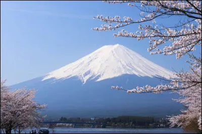 Quel est ce mont en F, point culminant du Japon avec 3 776 mètres d'altitude ?