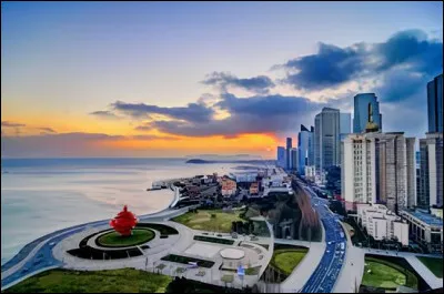 Dans quel pays se trouve la ville de Qingdao ?