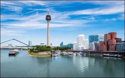 Dans quel pays se trouve la ville de Düsseldorf ?