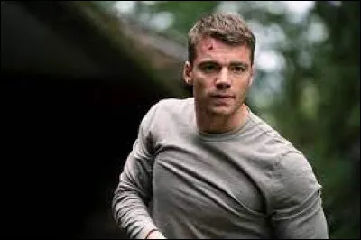 Quel est ce célèbre acteur qui joue dans "The Night Agent" ?